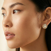 Sunhalo Pearl Studs